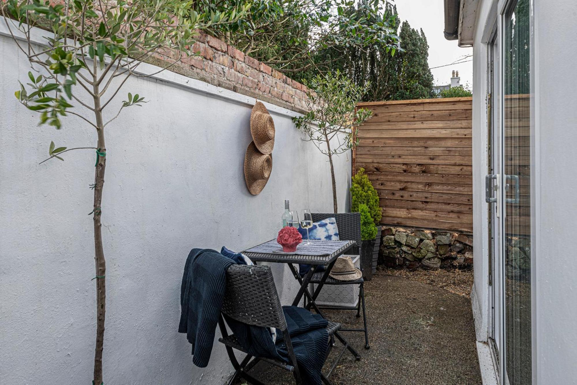 Fisherman Cottage Llanfaes Near Beaumaris Exterior photo